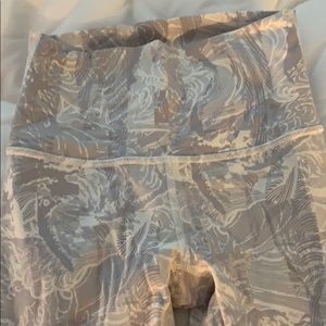 Lululemon wunder under 2 EUC
